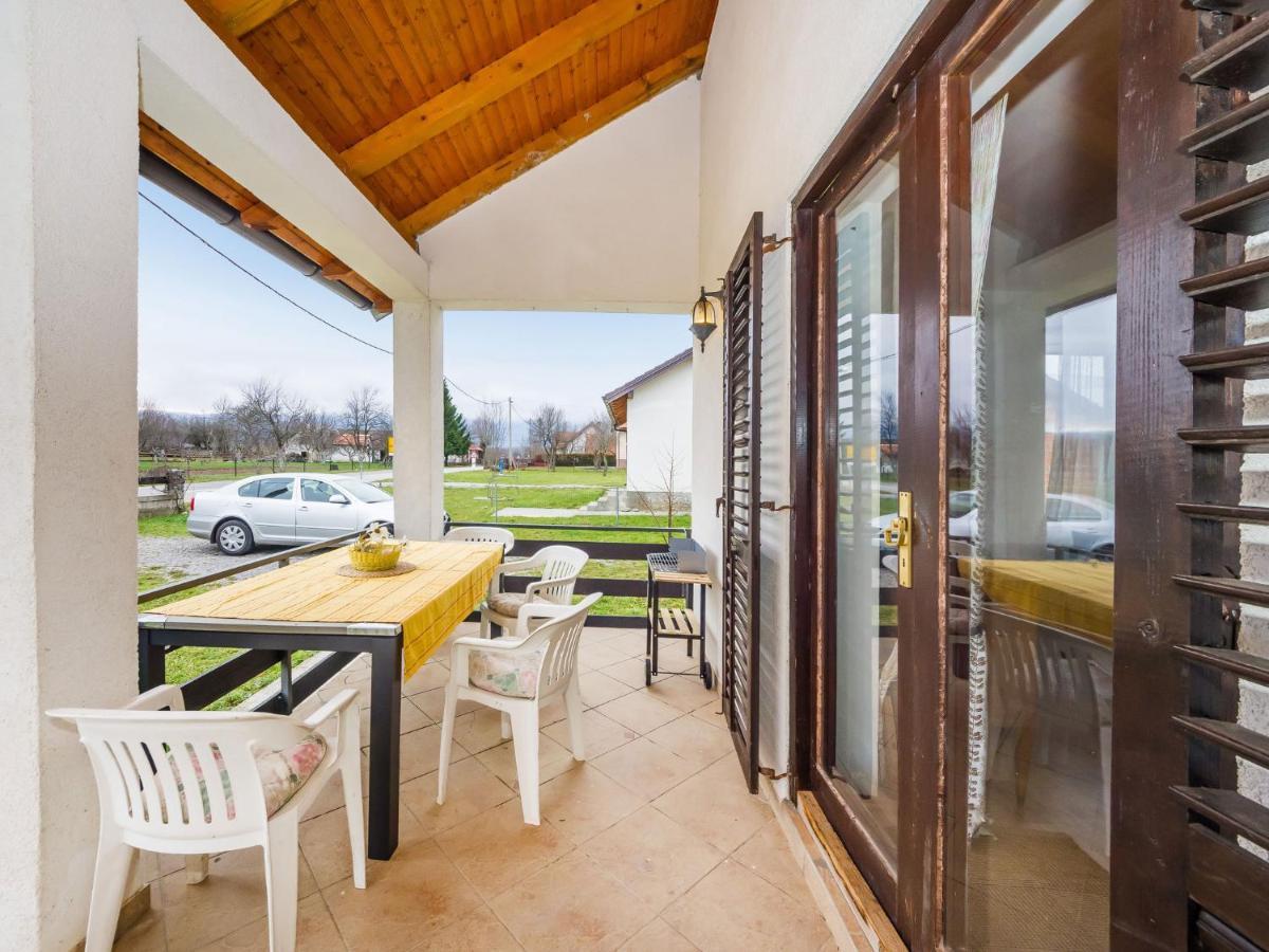Vacation House Loreta Sveti Rok Екстериор снимка