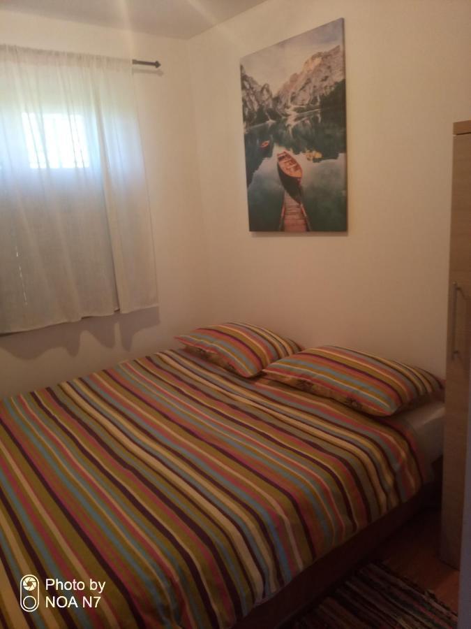 Vacation House Loreta Sveti Rok Екстериор снимка
